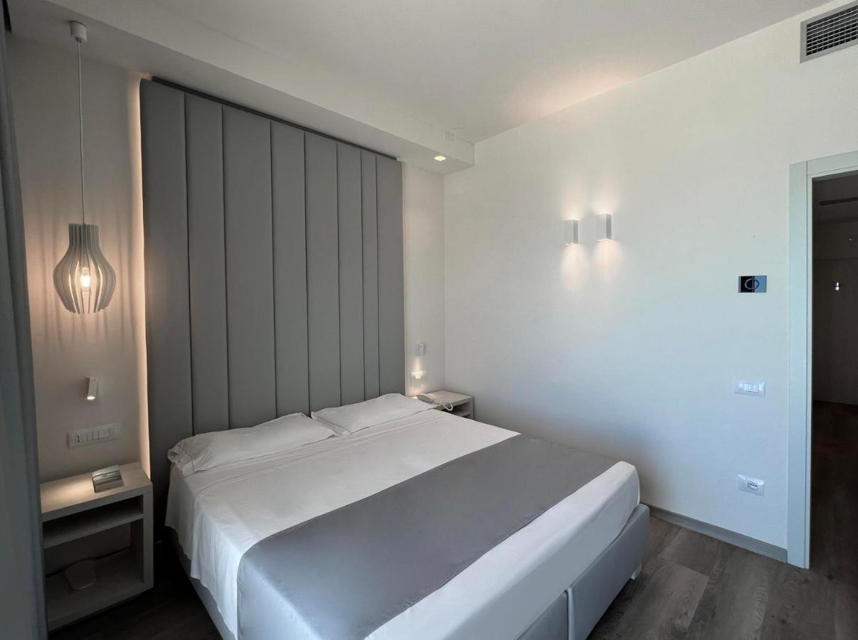 Hotel Rex Ливорно Екстериор снимка