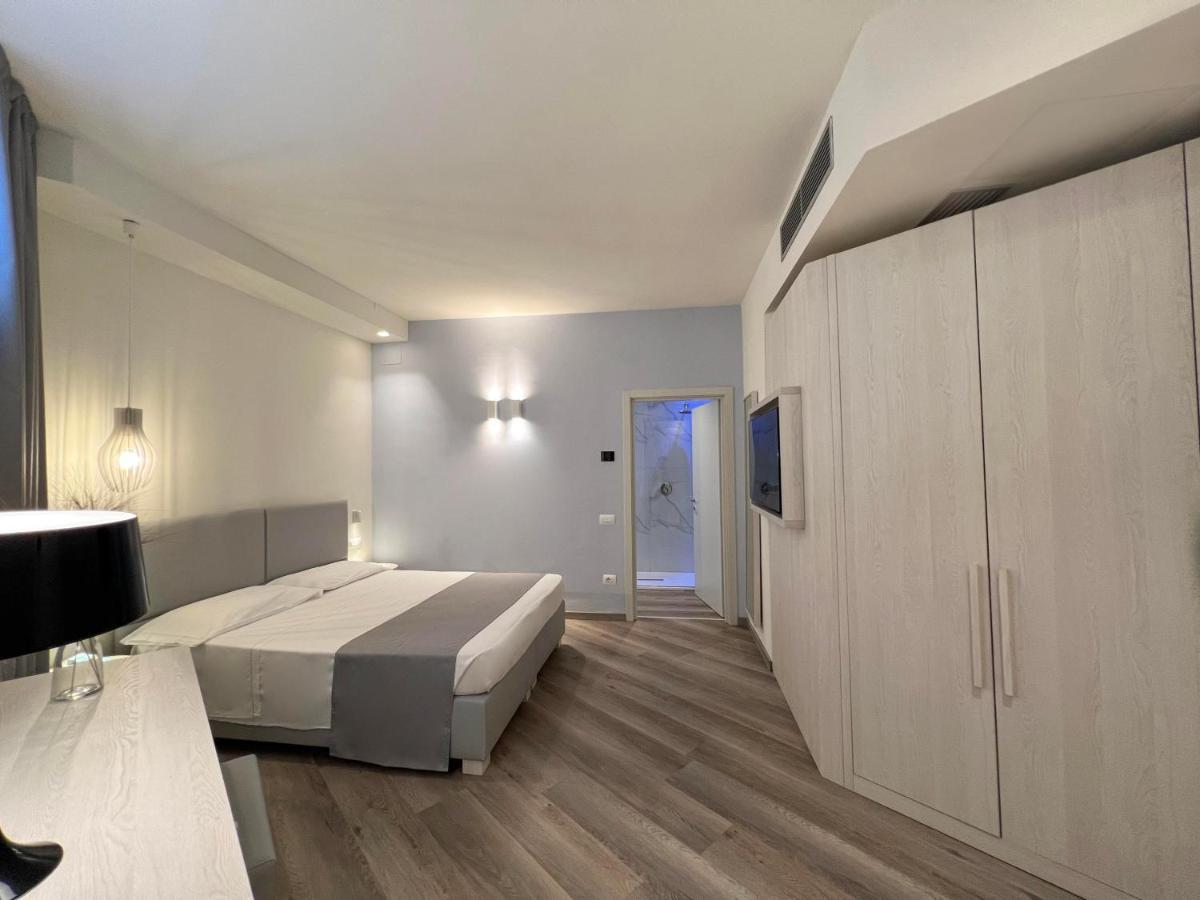 Hotel Rex Ливорно Екстериор снимка