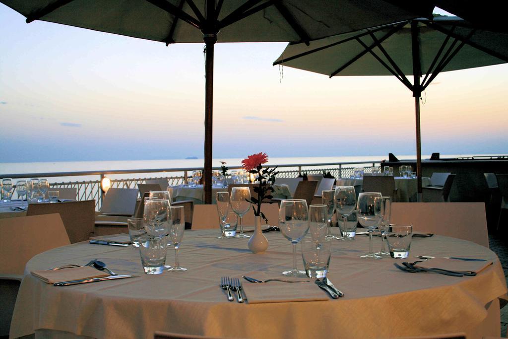 Hotel Rex Ливорно Екстериор снимка